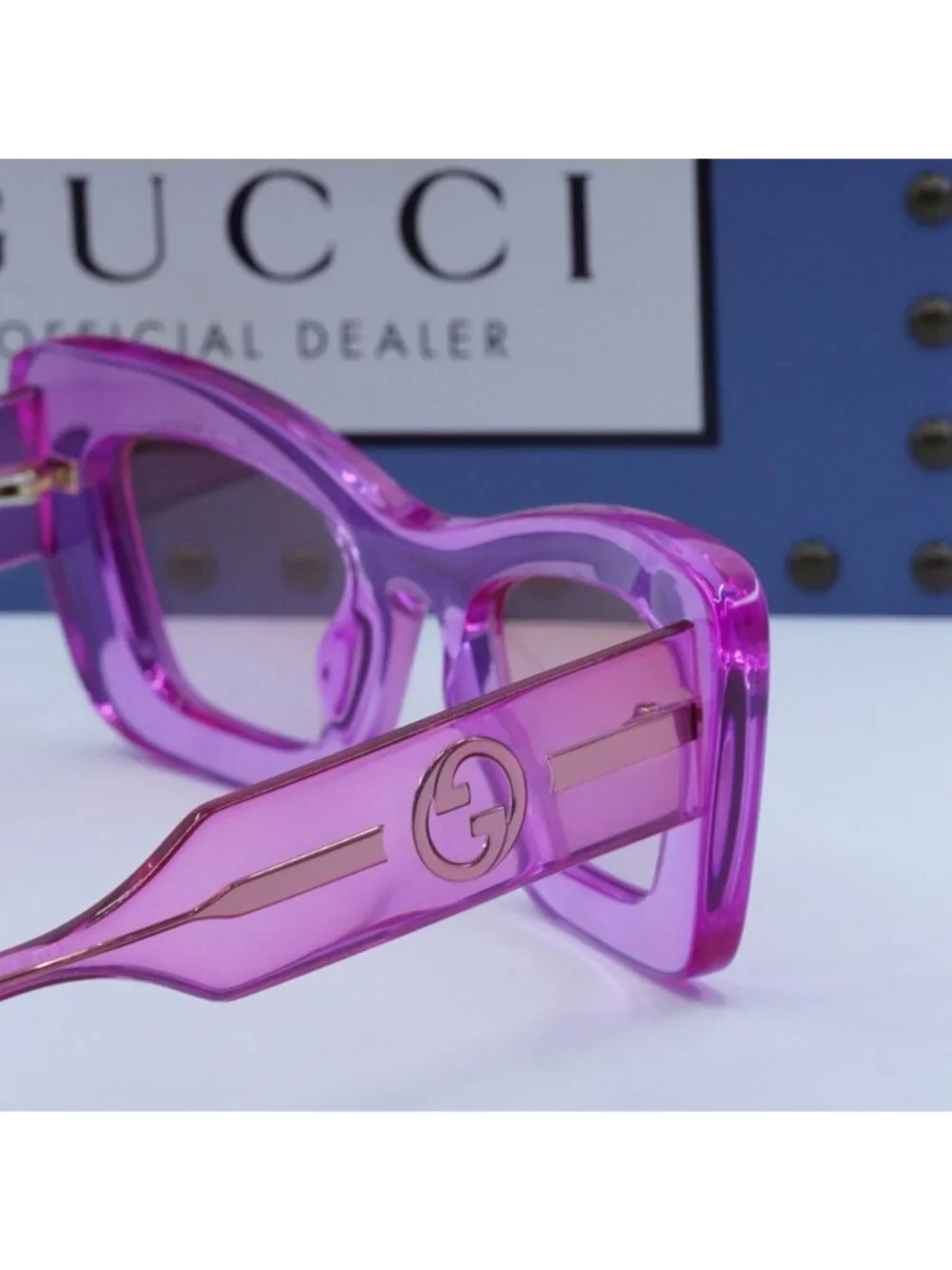 Gucci model gg1552s